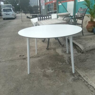 Circular Table