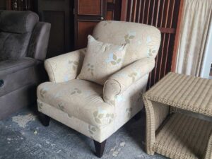 Single Accent Chair (Auction)
