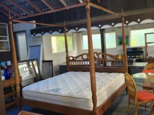 King Four Poster Bed Frame w/ Mattress