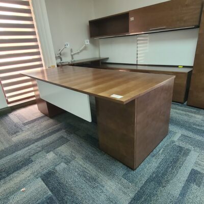 6 Drawer Executive Desk with Keys