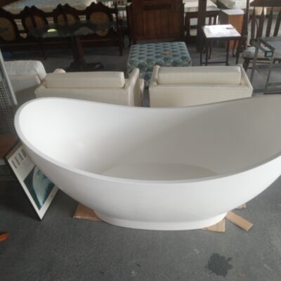Large Acrylic Tub