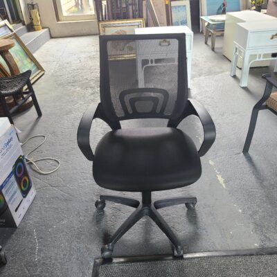 Swivel Office Chair (Adjustable)